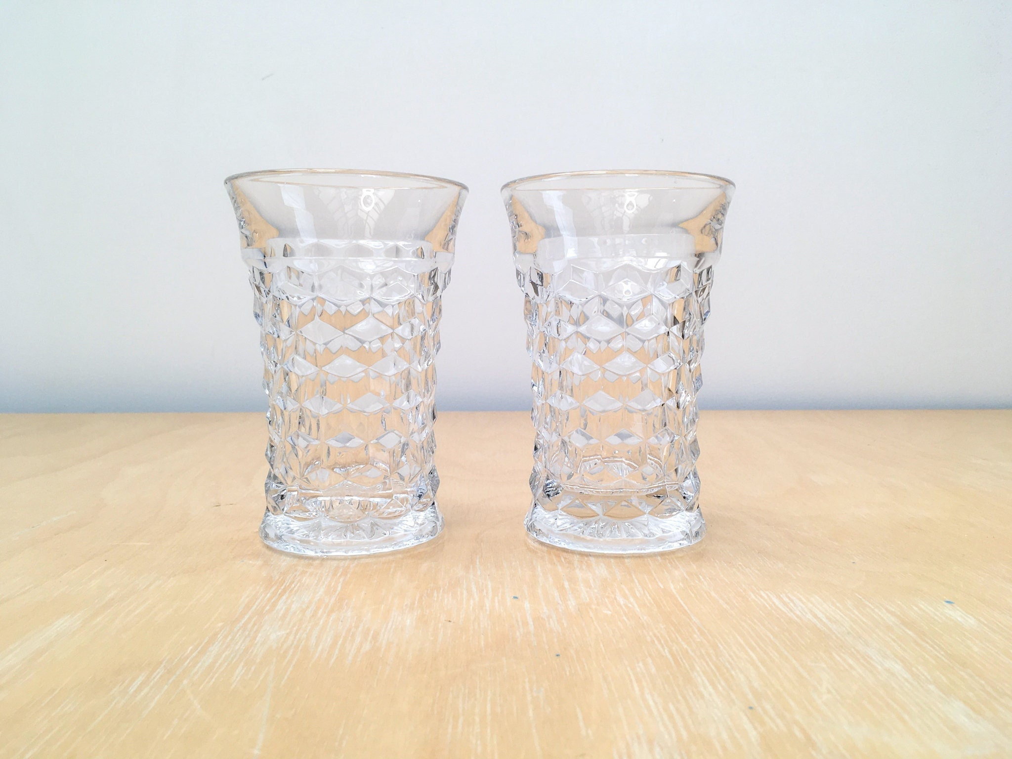 Set mit 2 Diamantschliff-Kristallgläsern, amerikanischen, brillant geschnittenen Wassergläsern, atemberaubende Vintage-Barware