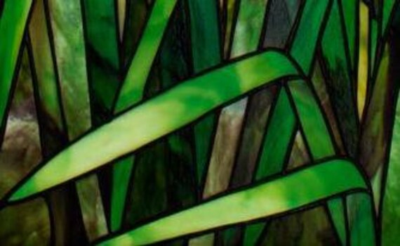 ゴシック スイセン ステンドグラス パターン。© David Kennedy Designs