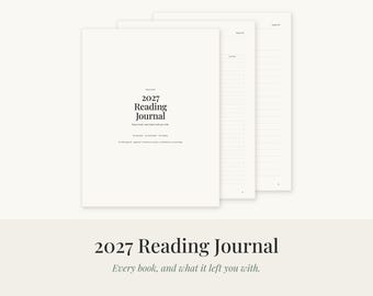 以下が含まれることがあります： 黒い文字が印刷された白い2027年版読書ジャーナル。表紙には「2027 Reading Journal, Every book, and what it left you with, 52 books, 52 reviews, 52 weeks」と記載されています。内側のページには、書き込みやメモ用の水平線が引かれています。