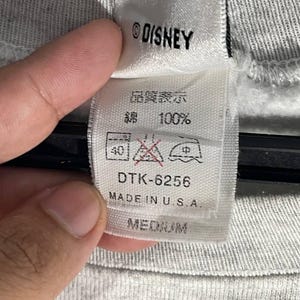 Sudadera vintage de Mickey Mouse de los años 90, talla M imagen 7