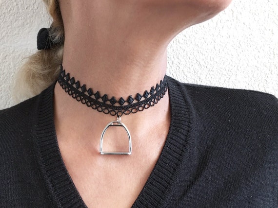 collier ras de cou traduction anglais collier ras de cou traduction anglais