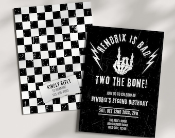 Puede incluir: Invitación en blanco y negro con un fondo a cuadros. La invitación dice "Hendrix is Bad" con una mano de esqueleto haciendo el signo de rock and roll. El texto también dice "Two the Bone!" y "Hendrix's Second Birthday".