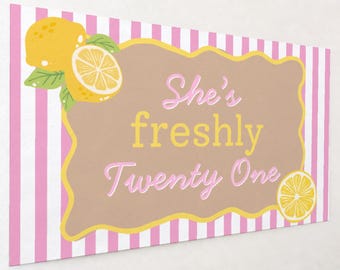 Plantilla de pancarta de cumpleaños Freshly, pancarta editable de papel marrón, temática de limones, para cualquier edad, decoración de fiesta con rayas rosas estilo preppy, 3 tamaños de pancarta