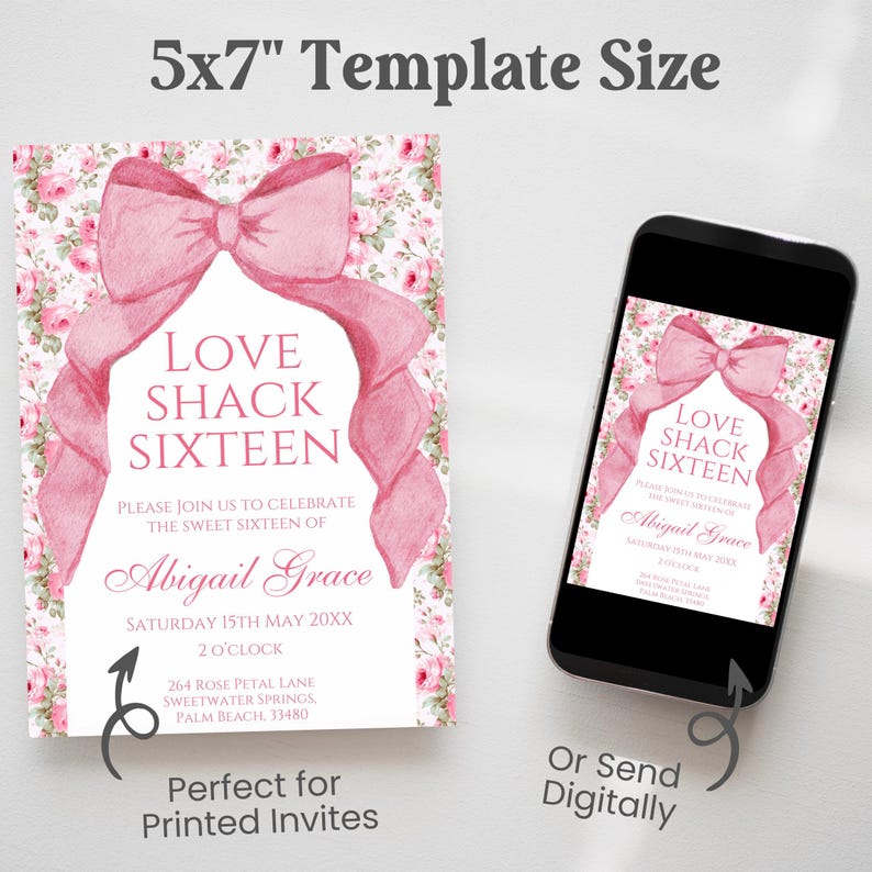 K&ouml;nnte beinhalten: Eine rosafarbene und wei&szlig;e Blumen-Einladung mit einer gro&szlig;en rosafarbenen Schleife. Die Einladung lautet "Love Shack Sixteen" und enth&auml;lt den Text "Please join us to celebrate the sweet sixteen of Abigail Grace". Die Einladung enth&auml;lt auch das Datum, die Uhrzeit und die Adresse f&uuml;r die Veranstaltung. Die Einladung ist perfekt f&uuml;r eine Sweet Sixteen Party.