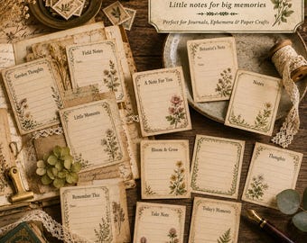 Puede incluir: Una colección de tarjetas de notas rectangulares de papel con ilustraciones botánicas de estilo vintage y espacios de escritura rayados. Las tarjetas incluyen texto impreso como Garden Thoughts, Field Notes, A Note For You y Botanist's Note.