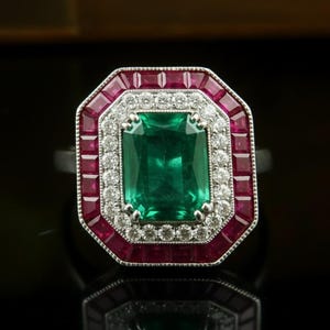 Anillo de moissanita de talla esmeralda con halo de rubíes, anillo Art Déco Target en oro blanco de 14 quilates, anillo de compromiso verde esmeralda, doble halo de estilo vintage.