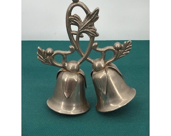 Figura vintage de campanas de boda dobles bañadas en plata, estilo Hong Kong, con hojas ornamentadas de 4 pulgadas.