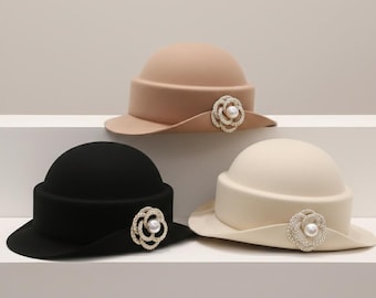 Sombrero cloche de lana inspirado en Audrey Hepburn / Elegante sombrero fedora color camelia, estilo para invitadas de boda de invierno