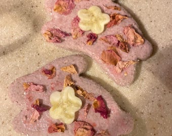 Strawberry banana treats for rabbits, bunny shaped treats healthy