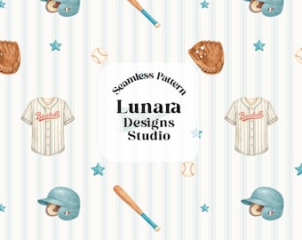 Puede incluir: Un patrón continuo con ilustraciones en acuarela de cascos de béisbol azul claro, guantes de cuero marrón, bates de madera, pelotas de béisbol blancas y estrellas azules sobre un fondo blanco con finas rayas verticales azules. Texto: Lunara Designs Studio.