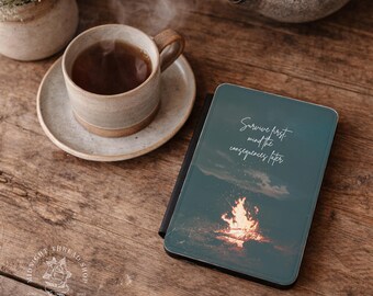 公式ライセンス商品「Survive First」ルーサー名言入りKindleケース、Spark of the Everflameカバー、ペン・コールグッズ、Kindred's Curse、Romantasyギフト