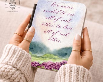公式ライセンス商品「お互いを愛し合う」引用句入りKindleケース、ペン・コール著『永遠の炎の火花』、キンドレッド・カースシリーズ