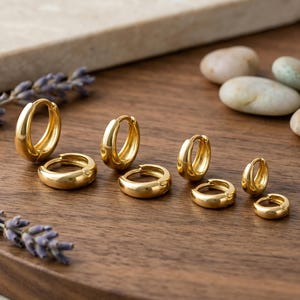 Pair of 18K Gold Filled Huggie Hoops, Chunky Gold Hoop Earrings, Small Thick Gold Hoops, Tiny Helix Cartilage Ring, Minimalist Earring Stack