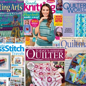 Puede incluir: Una colección de revistas sobre acolchado, tejido y punto de cruz. Los títulos incluyen "Quilting Arts", "Simply Knitting", "Quilter's World", "Ultimate CrossStitch Travels", "Today's Quilter" y "Quiltmaker". Las portadas muestran proyectos de manualidades.