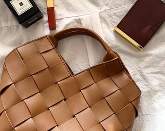 Bolso de mano de piel tejida color caramelo - Bolso tote artesanal tejido a mano con intrecciato - Bolso minimalista para el día a día / B - 1