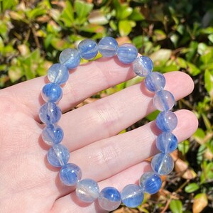 Pulsera de cianita azul de alta calidad de 10,2 mm / Pulsera de cristal de cianita azul natural / Pulsera elástica apilable con cuentas de cianita / Muñeca de 7 pulgadas
