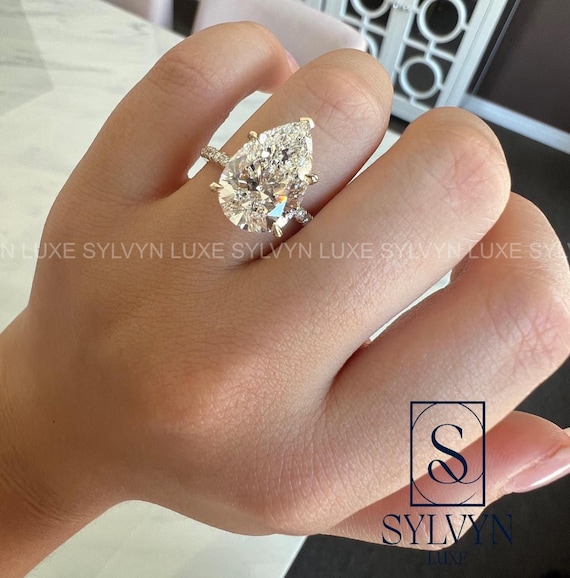 Pear Cut Lab Grown Diamond Engagement Ring, Pavé Band Gold Solitaire Luxury Proposal Anniversary Ring for Her IGI Certified