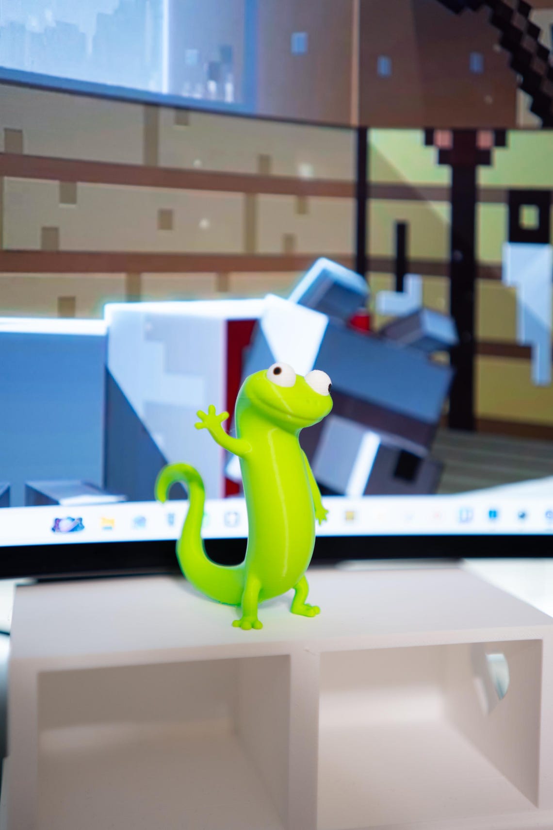 Viral Waving Lizard Meme Figurine – 3D Printed Desk Buddy, Tiktok Chaos ...