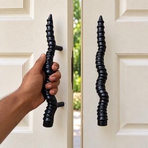 Poignée de porte en corne noire, poignée de porte en métal de 29 cm, poignée inspirée des bois de cerf, quincaillerie rustique pour porte de grange, poignée de porte d'entrée sculpturale