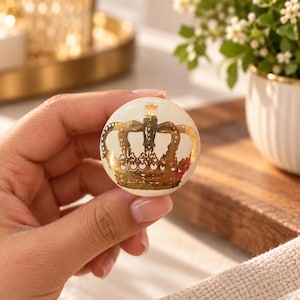 Tirador de cerámica con forma de corona dorada para armario, tirador de cajón de estilo vintage Royal, herrajes para cómoda en oro blanco.