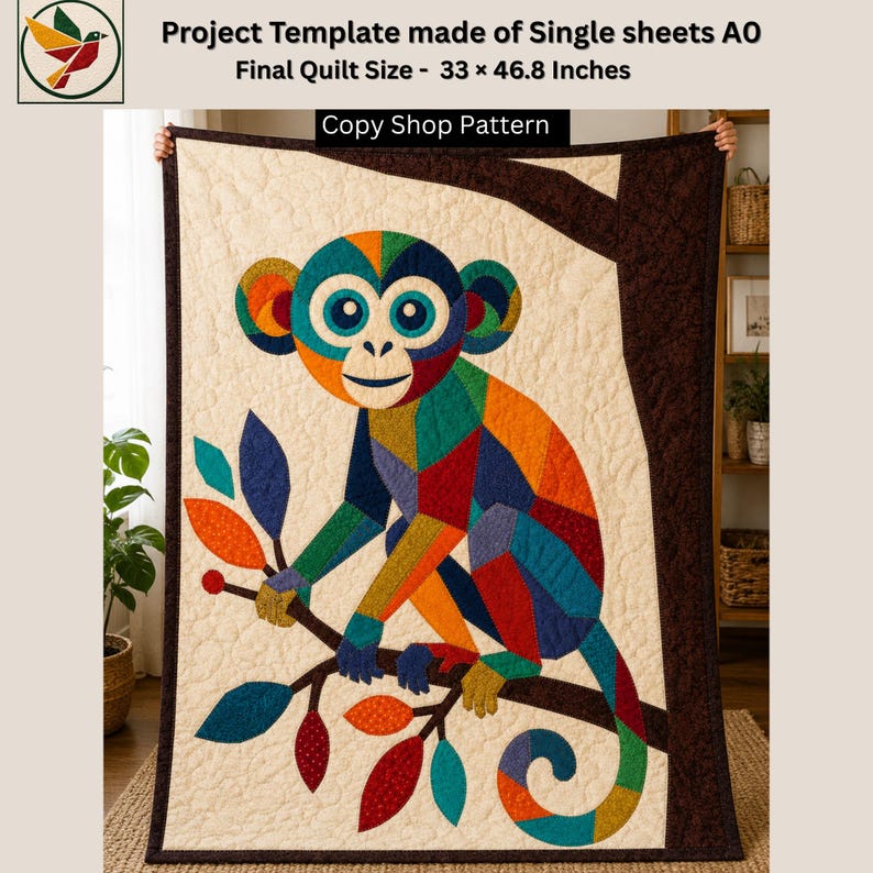 Puede incluir: Una colcha con un mono geom&eacute;trico de colores sentado en una rama sobre un fondo crema. El mono est&aacute; compuesto por segmentos multicolores en azul, naranja, rojo y verde. El tama&ntilde;o final de la colcha es de 83,8 por 118,9 cm.