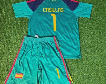 Spanien 2010 Retro Kit für Kinder – Casillas Druck | Klassisches Jugend Fußball Set