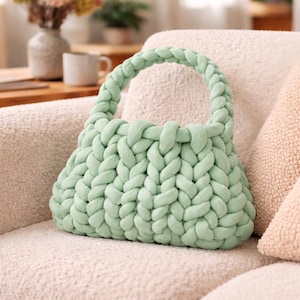Crochet Bag, Crochet Bag Pattern, Chunky Finger Crochet Bag Pattern, No Hook Hand Knit Tote Tutorial (PDF)