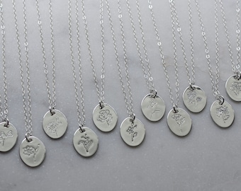 Birth Flower Necklace, Oval Pendant Necklace, Silver Birth Flower Jewelry, Minimalist Necklace, Dainty Silver Necklace, Birthday Gift