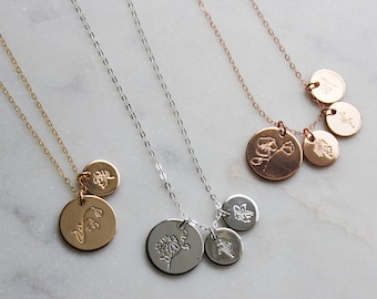 Collier de fleurs de naissance superposés, bijoux de fleurs de naissance personnalisés, bijoux de disque empilés, cadeau de fête des mères, collier de mère, collier de grand-mère