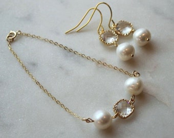 Pearl Jewelry Set, Crystal Jewelry Set, Gold Pearl Bracelet, Gold Pearl Earrings, Bridal Party Gifts, Wedding Party Gifts, Bridesmaid Gifts