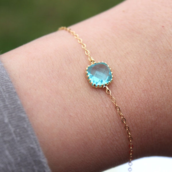 Dainty Blue Aquamarine Bracelet Square Gold Chaped Aqua Topaz Bracelet Bridesmaid Bracelet - Pulsera nupcial Something Blue Wedding Jewelry