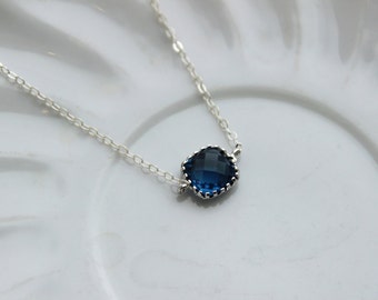 Zierliche saphirblaue Halskette - Sterling Silber Kette - Charm Halskette marineblaue Brautjungfern Halskette - Blauer Hochzeitsschmuck - Etwas Blaues