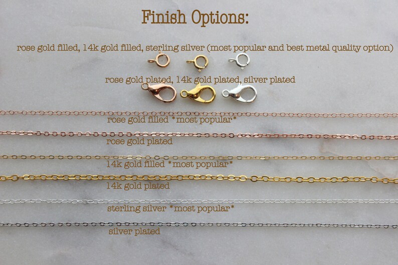 K&ouml;nnte beinhalten: Nahaufnahme verschiedener Kettenstile f&uuml;r Schmuck, darunter ros&eacute;gold gef&uuml;llt, 14 Karat Gold gef&uuml;llt, Sterlingsilber und plattierte Optionen. Der Text "Finish Options" befindet sich oben im Bild.