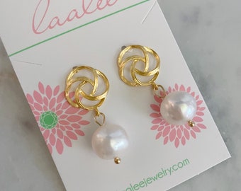 Gold Bridal Earrings, Gold Wedding Earrings, Bridesmaid Earrings, Statement Bridal, Pearl Earrings, Bridesmaid Jewelry, Bridal Jewelry