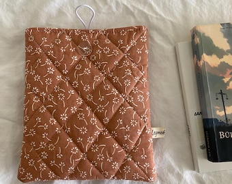Quilted Floral Book Sleeve, Padded Book Protector, Handmade Fabric Pouch, kindle cover