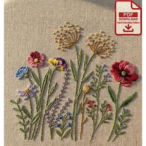 Peut inclure: Broderie florale faite &agrave; la main avec une vari&eacute;t&eacute; de fleurs color&eacute;es, dont des coquelicots rouges, des bleuets bleus et des fleurs jaunes, sur un fond de tissu beige. L'image comprend un graphique de t&eacute;l&eacute;chargement PDF.