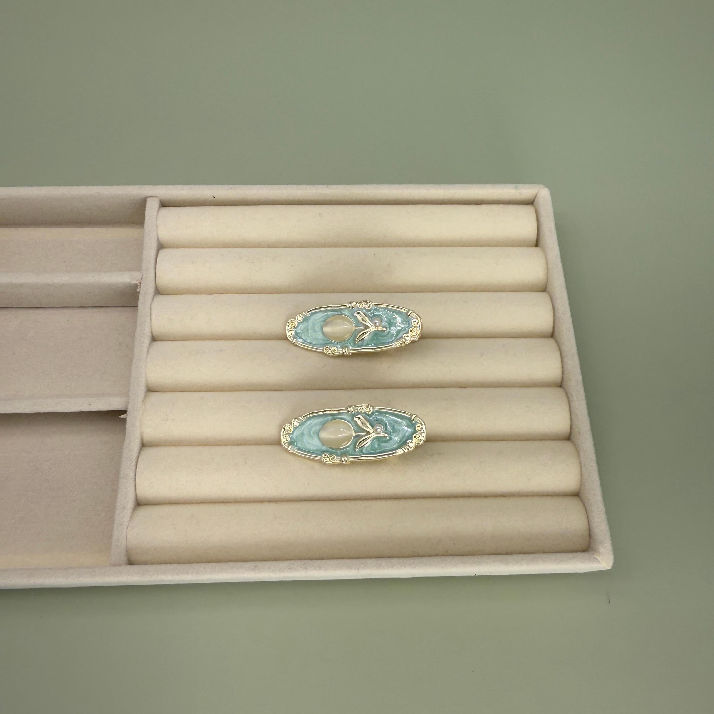 France ornate Story Teller hair barette in gold-filled and sterling 27.7g SS105 Cube Hair Tie | Unique Hair Accessories - Ollie & Osha main image 4