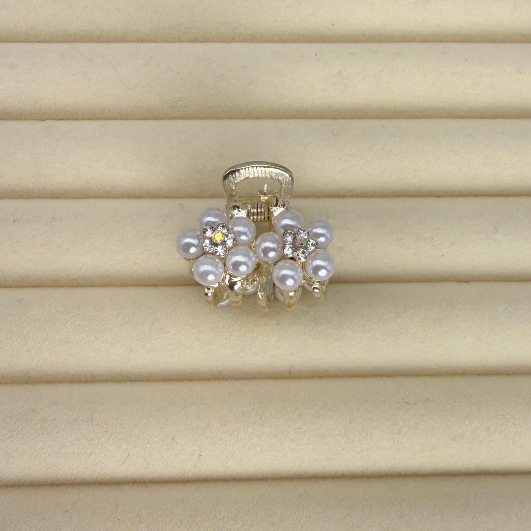 Double Pearl Flower Mini Hair Claw | Gold Daisy Jaw Clip With ...