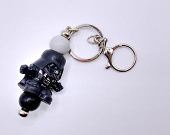 Llavero Ooshie de Darth Vader / Llavero de Star Wars / Llavero de juguete reciclado / Regalo reciclado / Colgante para bolso de Darth Vader / Regalo para geeks