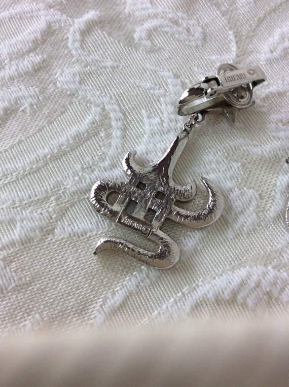 Silver crown Trifari earrings asian influence - image 5
