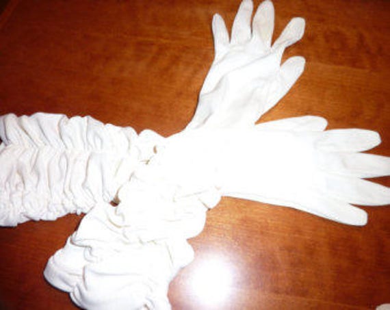 Vintage Ruched Long White Gloves - image 4