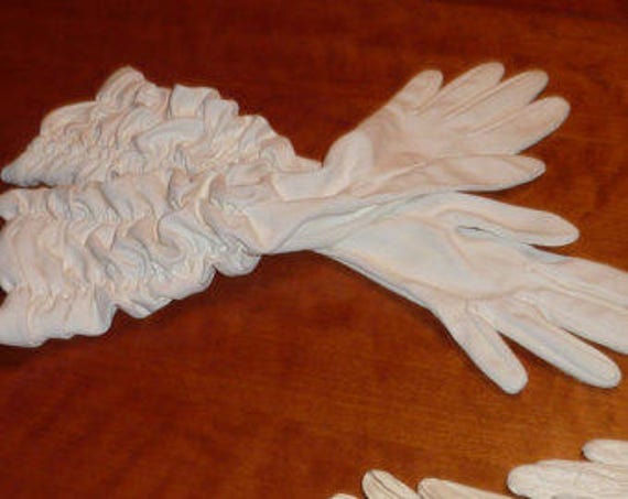Vintage Ruched Long White Gloves - image 3