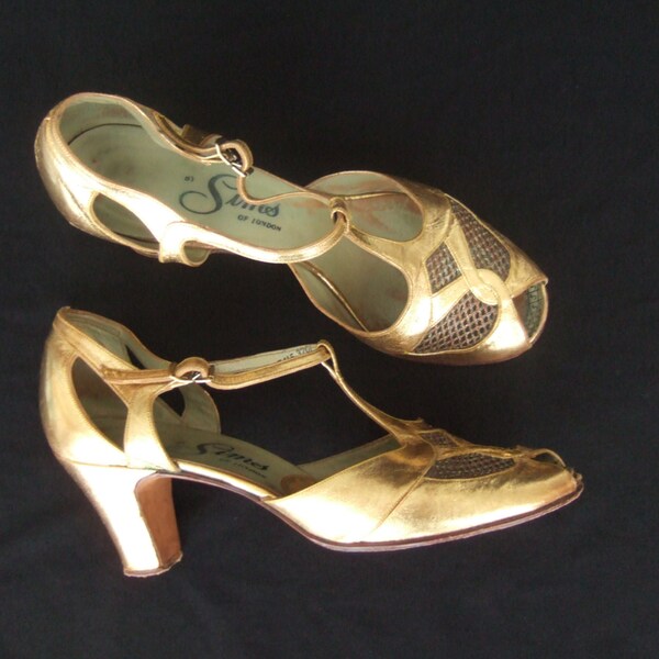 Vintage 1940s shoes / 40s gold leather peep toe t-bar sandals with cuban heels UK 5.5 6 EU 38.5 39 US 7.5 8