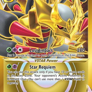 Op de afbeelding: Een goudkleurige Giratina VSTAR-verzamelkaart met een metalen illustratie van de legendarische Pokémon met rode ogen en zwarte en rode accenten. De kaart toont 280 HP, de Lost Impact-aanval en de tekst voor de VSTAR-kracht Star Requiem.