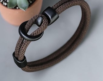 Pulsera de cordón trenzado de doble capa para hombre, pulsera informal minimalista, regalo ideal.