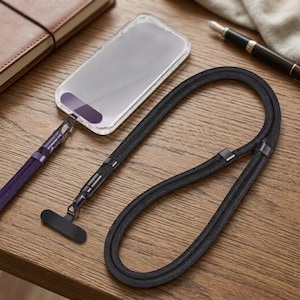Cordão universal para celular, transversal, com alça ajustável para o pescoço e removível.