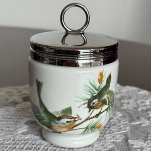 Royal Worcester Birds Äggkocklare, King Size, Vintage engelskt porslin med skruvlock, samlarobjekt för stugkök