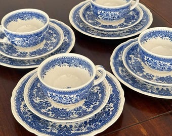 Juego de té Villeroy & Boch Burgenland para 4 personas – Tazas, platillos y platos de porcelana azul y blanca – Vajilla alemana vintage