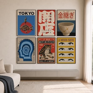 Puede incluir: Un conjunto de seis láminas de arte mural rectangulares dispuestas en dos filas. Los pósteres presentan diversos diseños gráficos que incluyen un pez, caligrafía japonesa, un cuenco kintsugi, una silueta de cabeza y ojos.