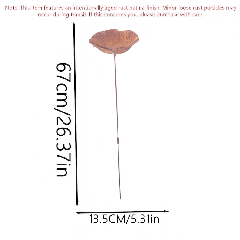 Puede incluir: Una estaca de jard&iacute;n de metal con una parte superior en forma de flor. La flor es de color marr&oacute;n &oacute;xido y la estaca mide 67 cm de alto. La flor mide 13,5 cm de ancho. El art&iacute;culo tiene un acabado de p&aacute;tina de &oacute;xido envejecido.